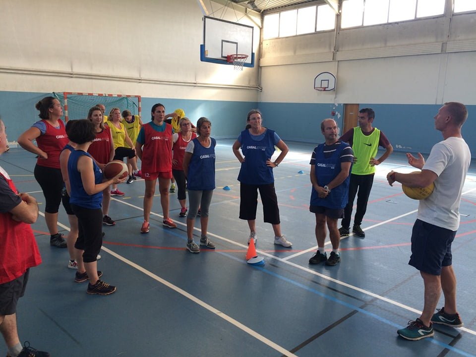 Initiation à la pratique du basket-Ball auprès des instituteurs de la Vienne !