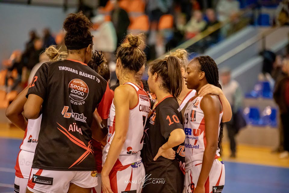 Le Thouars Basket 79 s&rsquo;impose à domicile face à Saint-Savine ! (NF1 – 5ème journée)