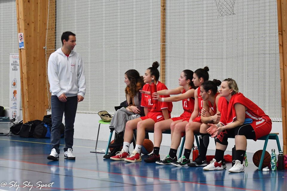 Julien Lelong : « Pour garder la forme, on essaie avec les filles U18 et seniors de travailler ensemble sur… »